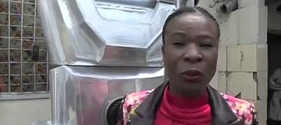Valódi robotzsaru irányítja a forgalmat Afrikában