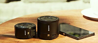 Csúcsfényképezőgéppé változtatja okostelefonunk a Sony új kütyüje