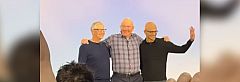 Videón ahogyan a Microsoft összes eddigi elnöke együtt áll a cég színpadán