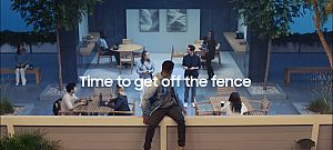 Megint jól beszól az Apple-nek legújabb reklámjában a Samsung