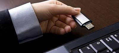 Biztonságosabbá teszi az USB-meghajtók kezelését a Windows 10