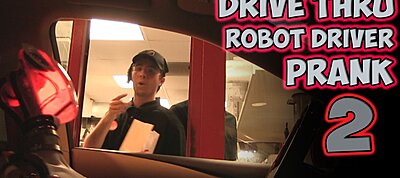 Napi humor: Amikor egy robot tér be a McDonald's-ba