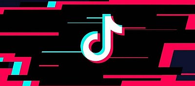 Napi maximum 1 órát engedi majd használni magát a TikTok a fiataloknak