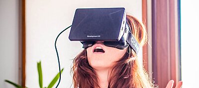 A virtuális valóság világába fog költözni a webről a Facebook